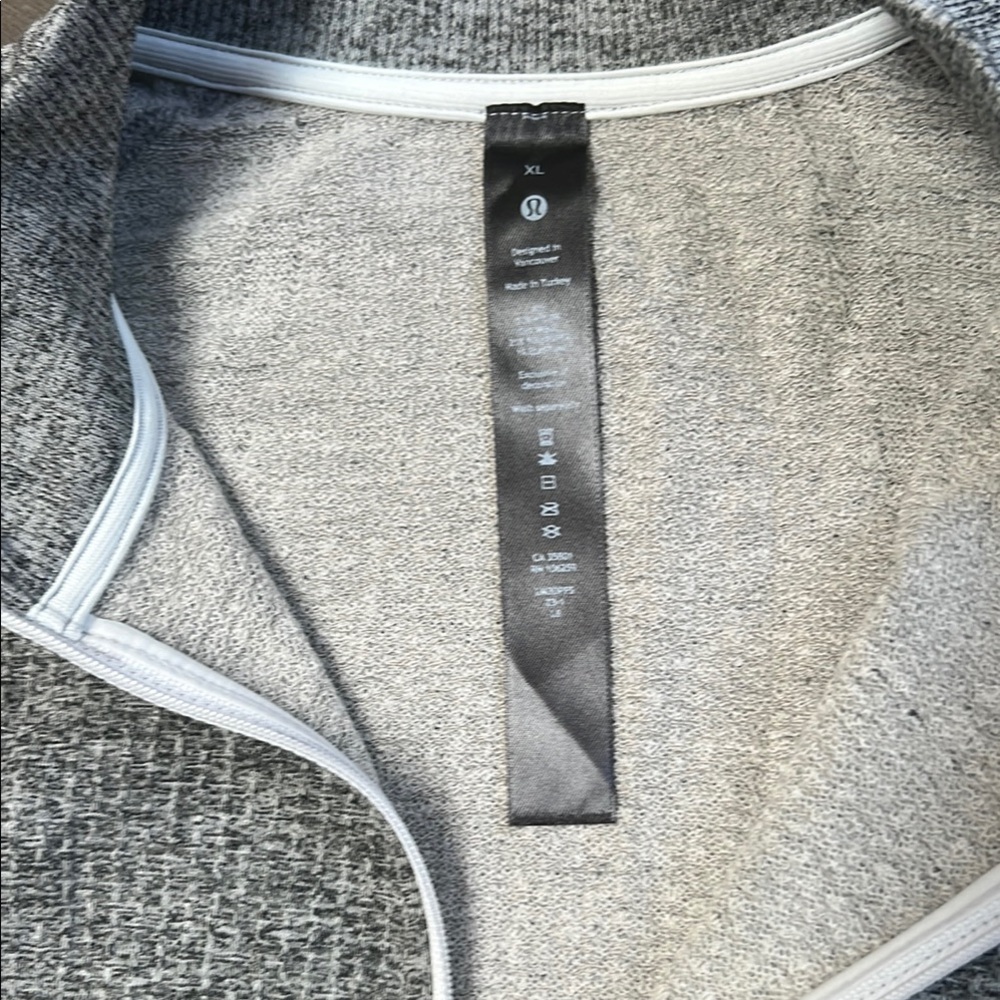 Lululemon 1/2 Zip- Endineered Warmth. Size XL. NEW WITH TAGS 👍 - Picture 3 of 7